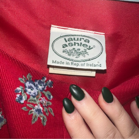 Laura Ashley 80s Red Floral Corduroy Jumpsuit Vintage Calico Romper Jumpsuit - Picture 6 of 7